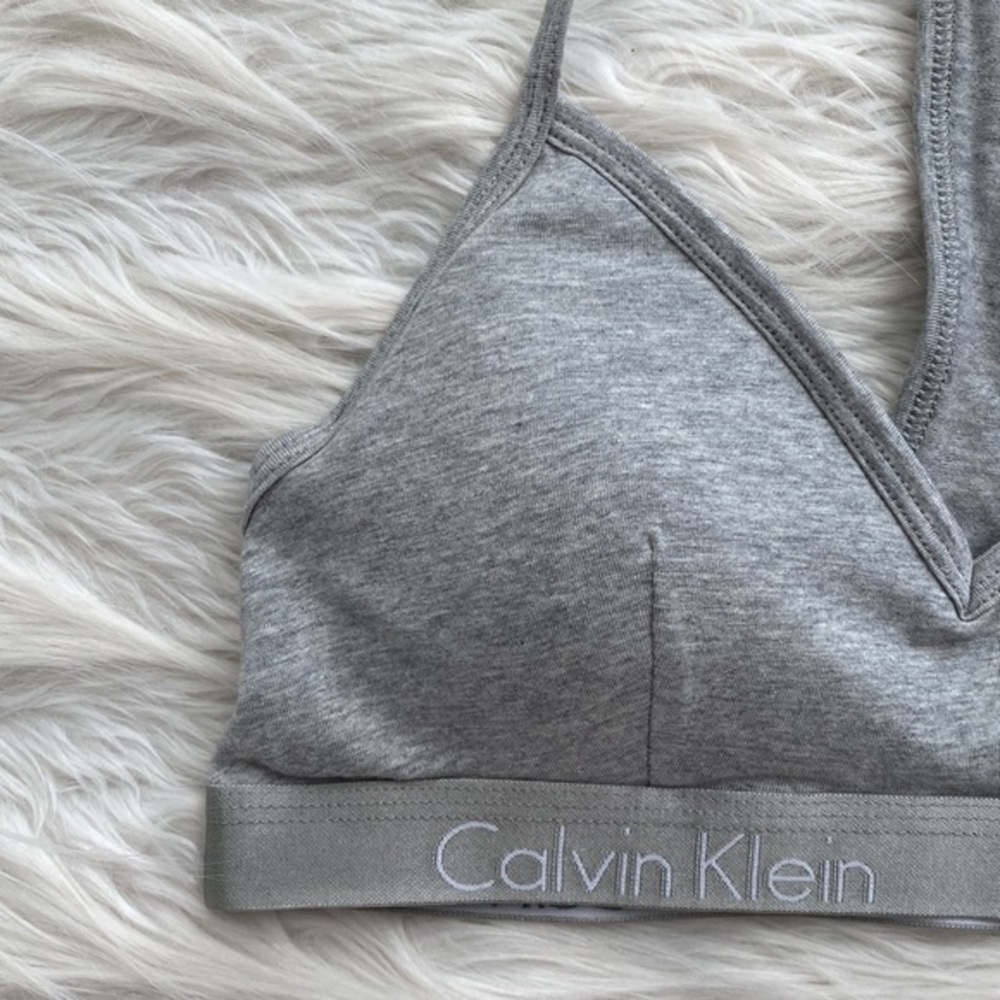 Calvin‎ Klein | V-neck Racerback Bralette - Picture 5 of 11